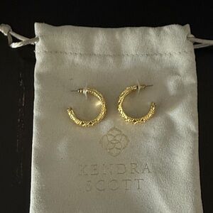 Kendra Scott Textured Gold hoop earrings